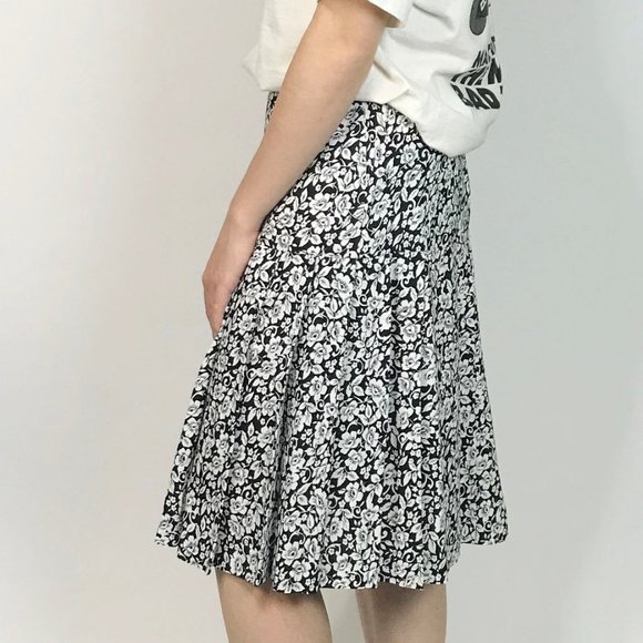 Vintage 80s BLACK & WHITE FLORAL Drop Waist Skirt with Pleats! Small - Picture 3 of 4